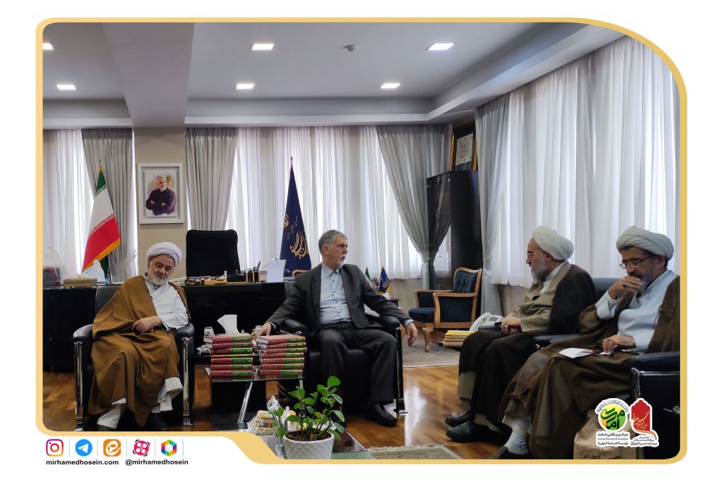 دیدار اعضای دبیرخانه بزرگداشت جهانی علامه میرحامد حسین با وزیر فرهنگ و ارشاد اسلامی